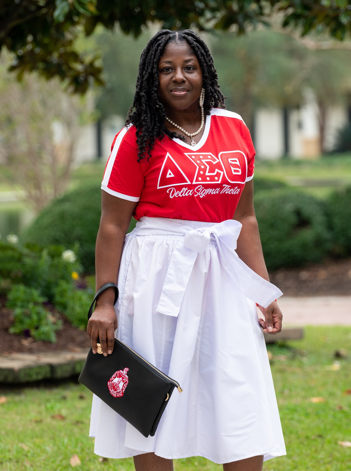 V-Neck Pearl Delta Sigma Theta T-Shirt